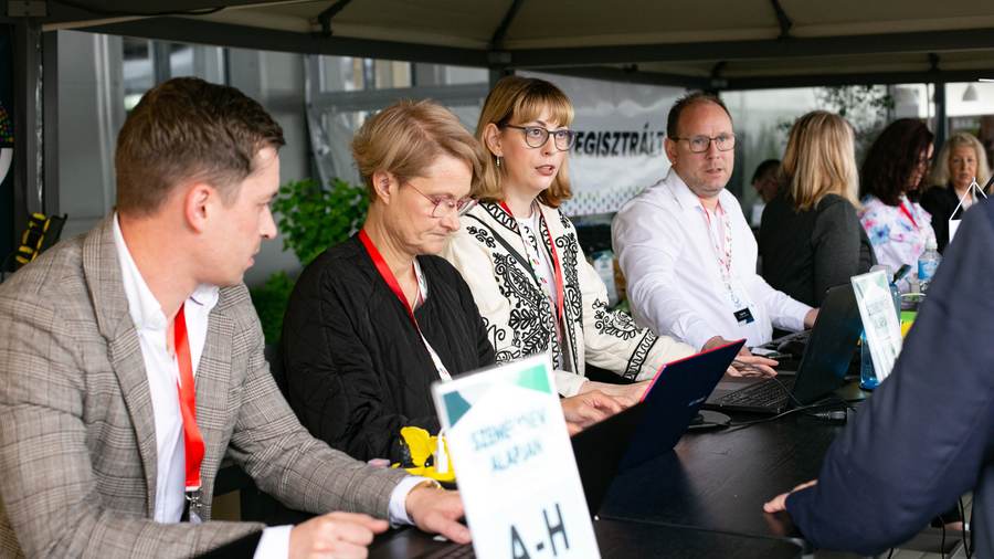 Regisztrációs pult a korábbi expón