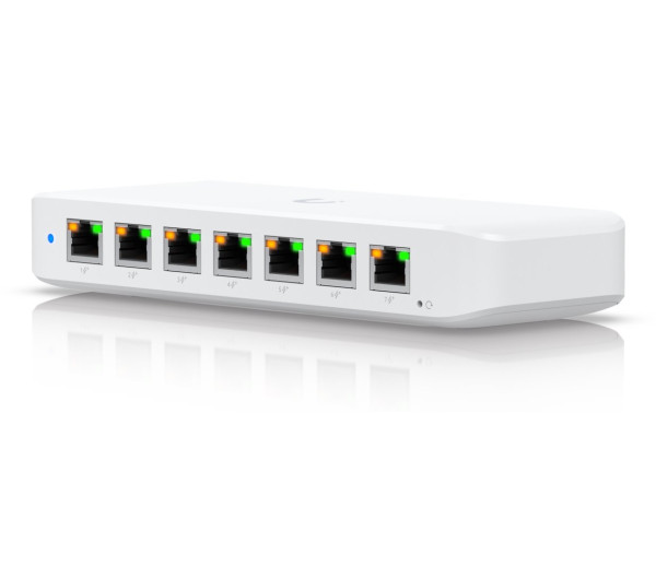 Ubiquiti UniFi USW-Ultra 8xGbE LAN port 7x PoE+ (52W) L2 menedzselhető switch