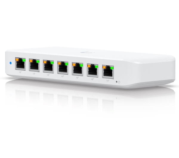 Ubiquiti UniFi USW-Ultra-60W 8xGbE LAN port 7x PoE+ (52W) L2 menedzselhető switch